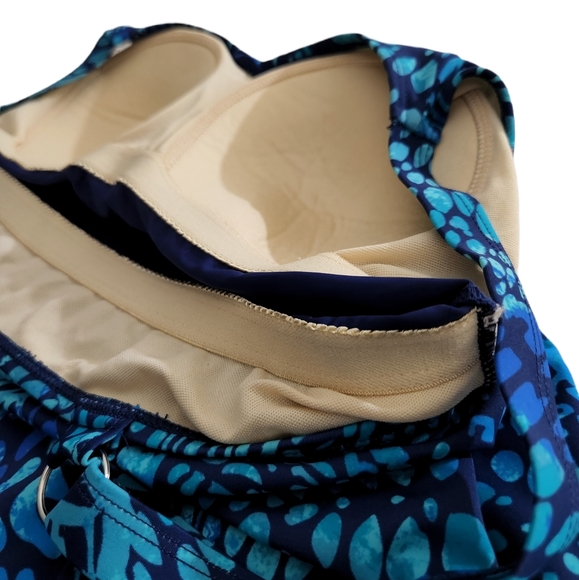 Two Piece Swimsuit, d&c. Beach - Picture 6 of 9